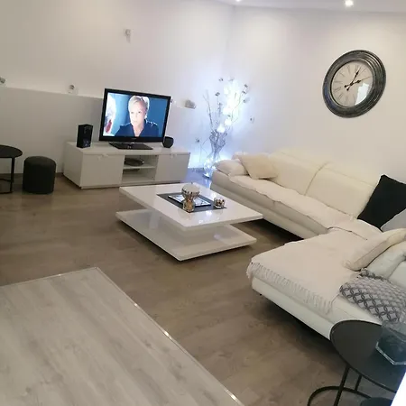 Appt Moderne 50M2 Avec Terrasse Appartement Rouvroy  Buitenkant foto